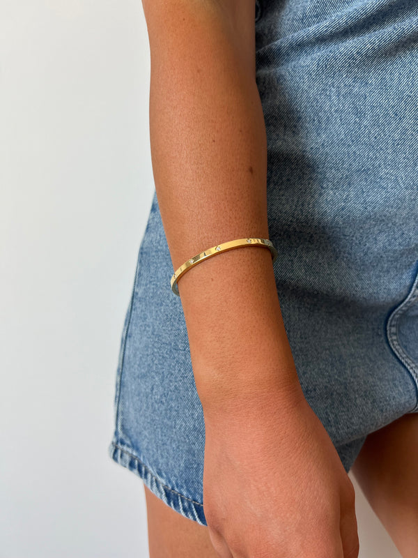 Bratara Gold Studs